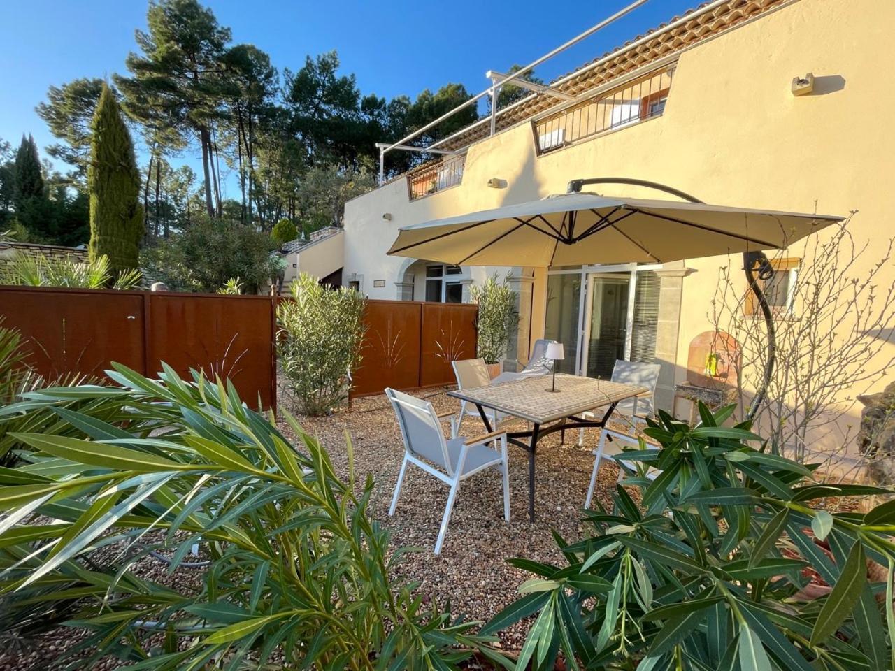 O Coeur Des Ocres Apartment Roussillon  Ngoại thất bức ảnh