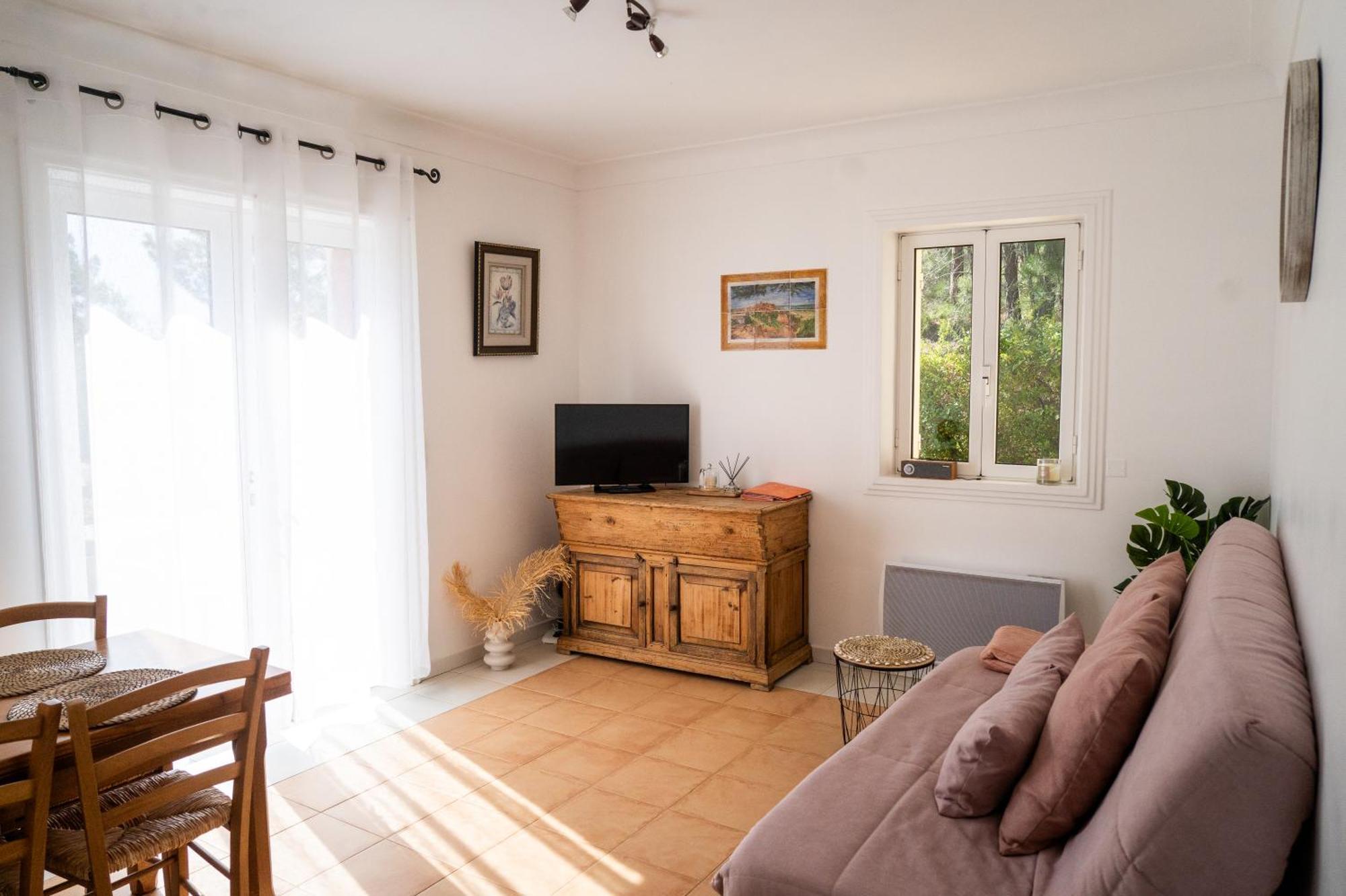 O Coeur Des Ocres Apartment Roussillon  Ngoại thất bức ảnh